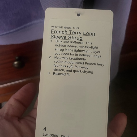 Lululemon shrug size 4 - Picture 3 of 4